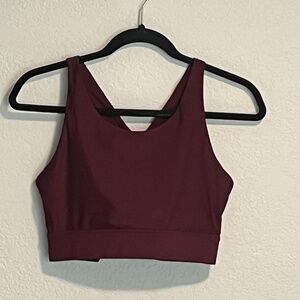 Fabletics criss-cross back sports bra